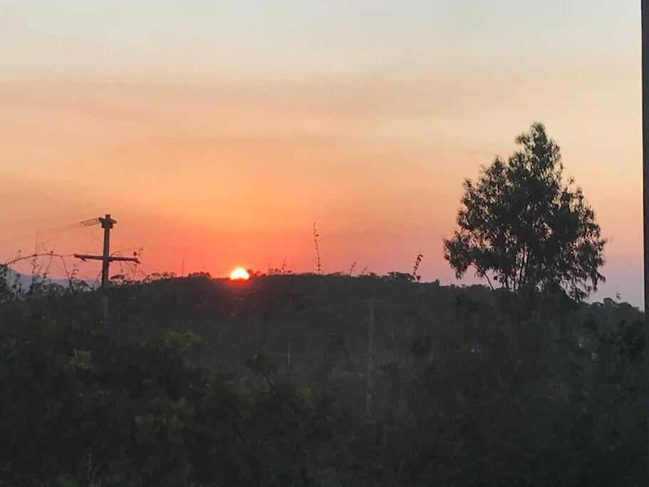 Lever ou coucher de soleil vu de la maison de vacances ou à proximité