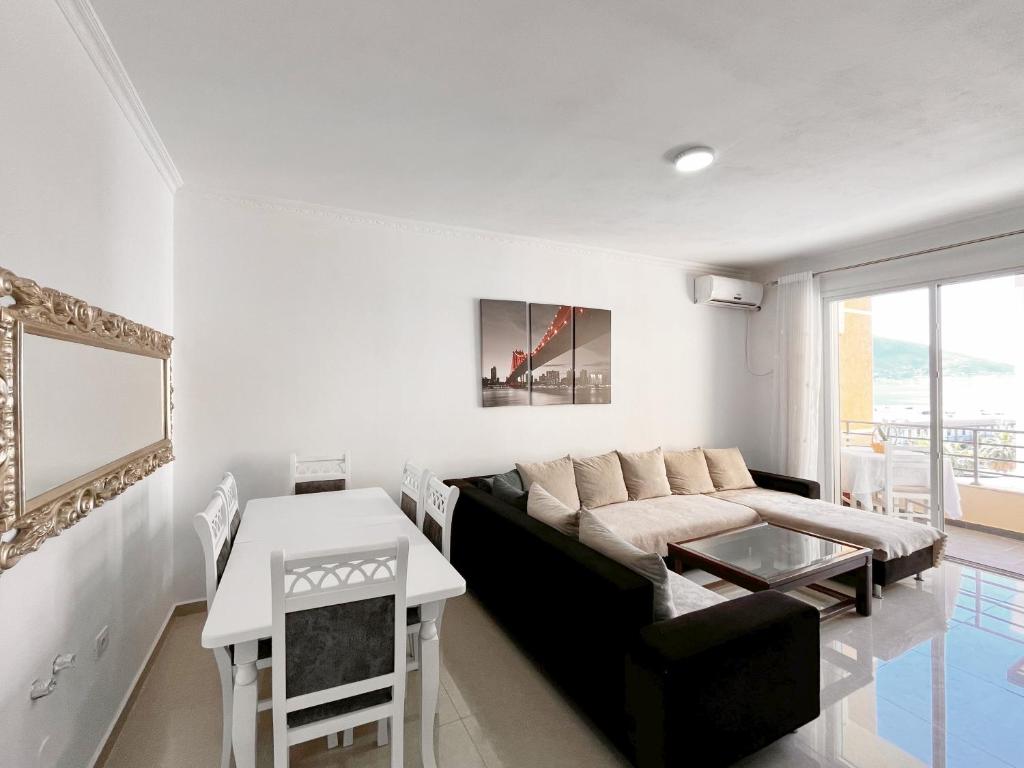 Beachside Bliss Apartment