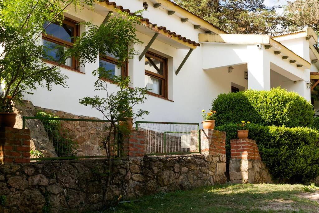 Κήπος έξω από το HOSTERÍA ARROYO CRISTAL