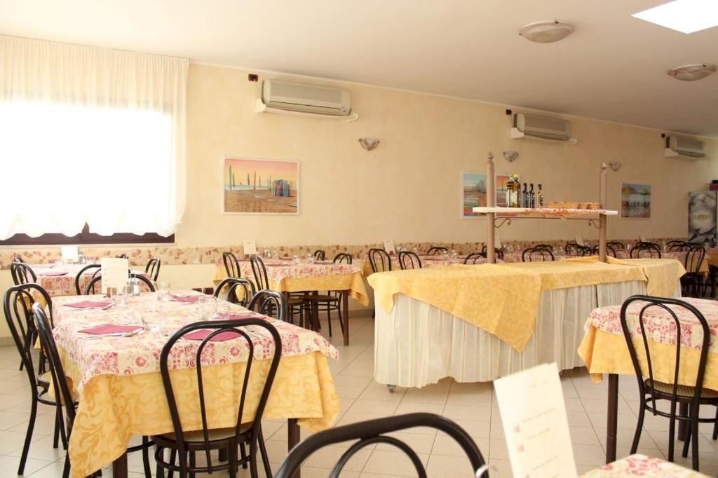 Restaurace v ubytování Hotel Turismo