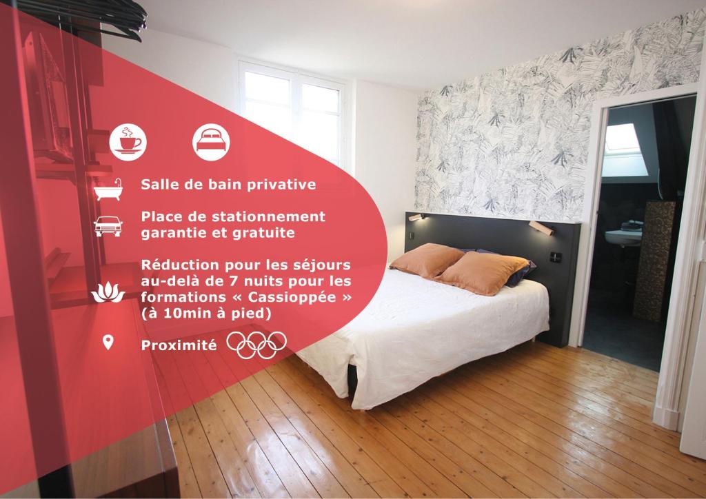 een poster van een slaapkamer met een bed in een kamer bij B&B + sdb privées à Chatou, près de Paris in Chatou