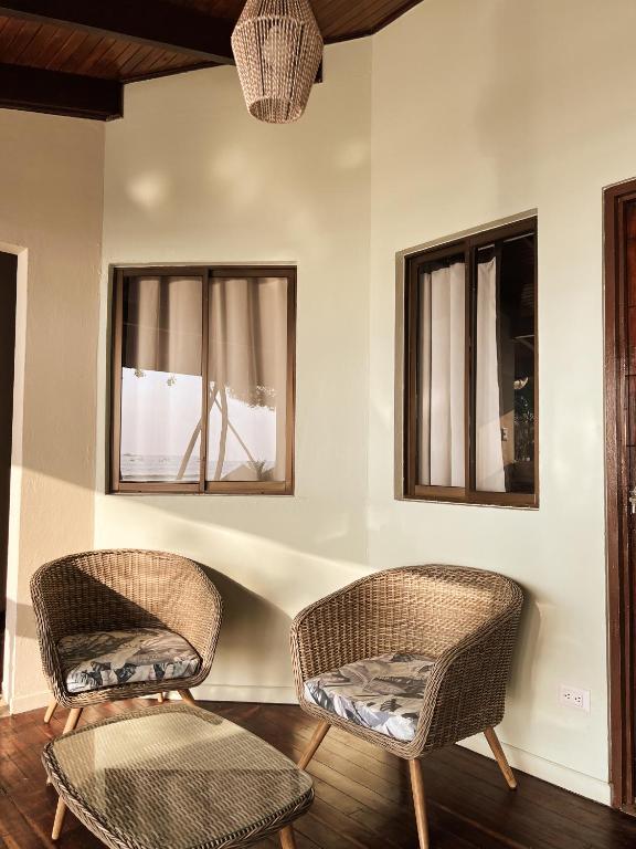 Posezení v ubytování Perla de la Playa Beachfront Hotel