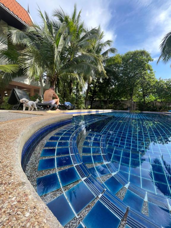 Bazén v ubytování Aisawan Resort villa nebo v jeho okolí
