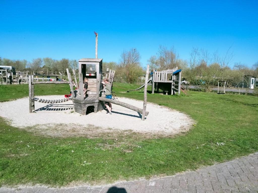 Herní místnost nebo prostor pro děti v ubytování Chalet Cozy Cove te Lauwersoog,1-6 Pers, 3 Schlafzimmer, 2 Badezimmer, 55m2!