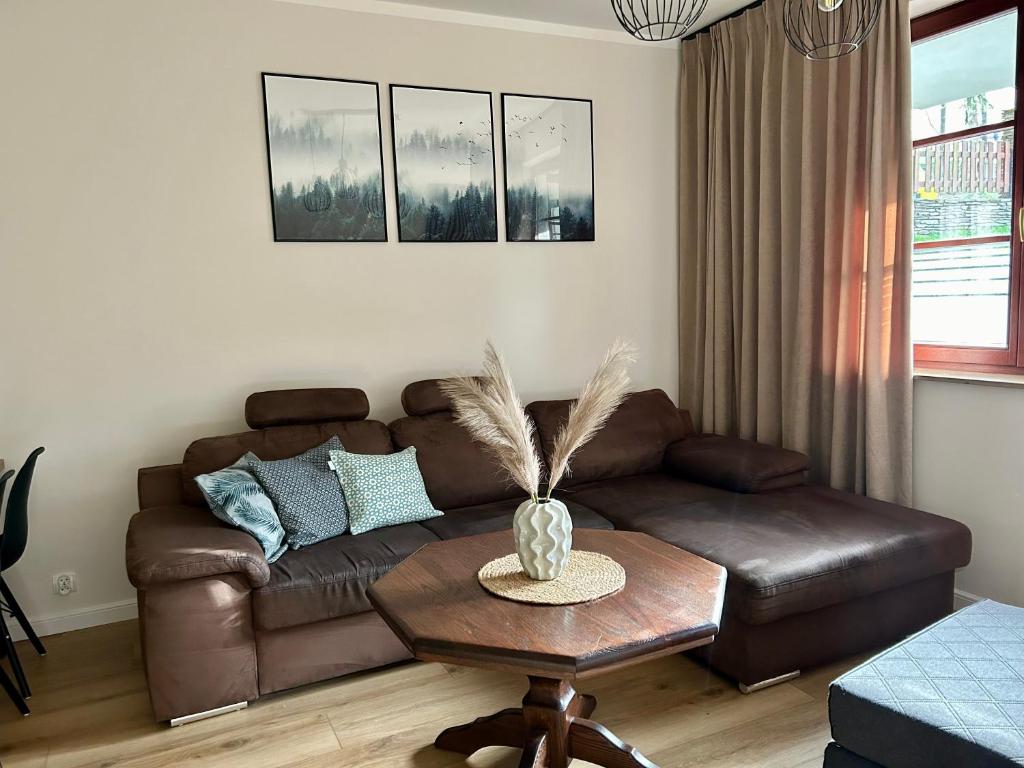 Posedenie v ubytovaní Apartament w Rezydencji Pod Świerkami Karpacz