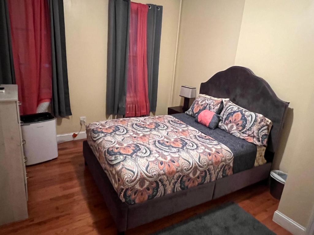 Llit o llits en una habitació de Alykas Properties
