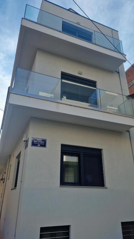 Budova, v ktorej sa apartmánový hotel nachádza