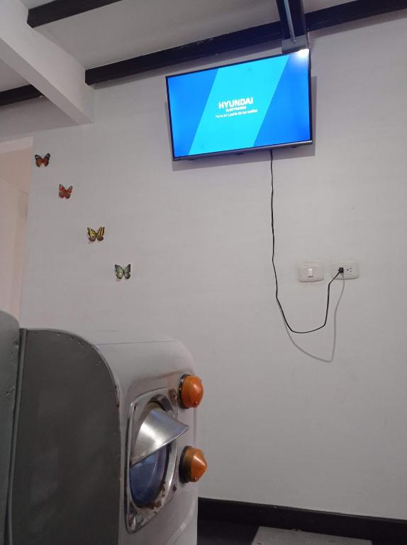 TV o dispositivi per l'intrattenimento presso Combi, 2 good 4 less