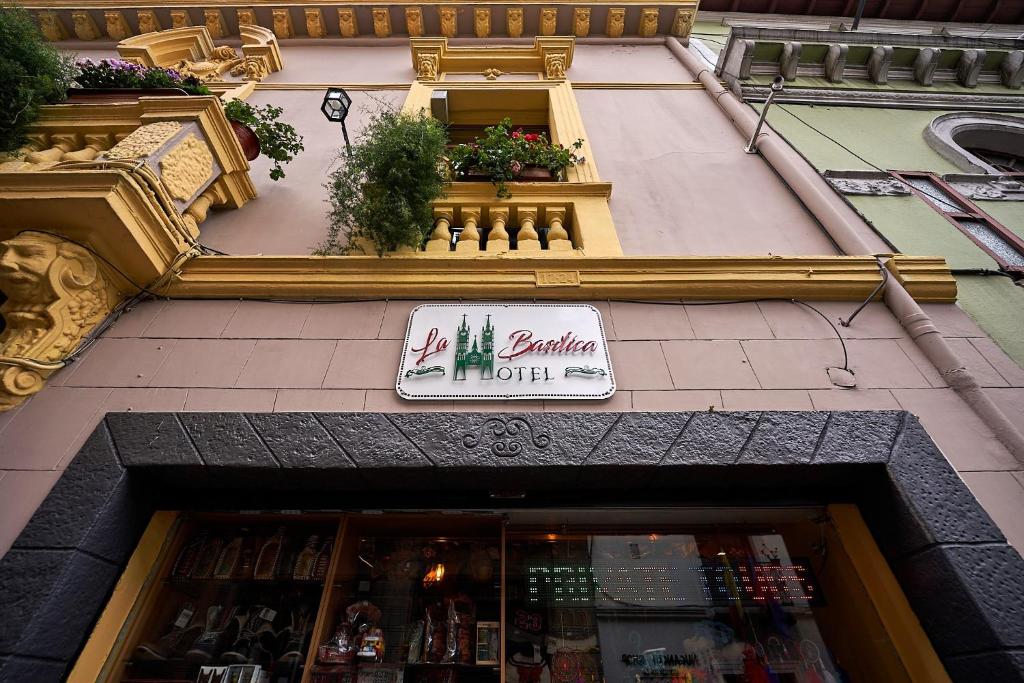 Certifikát, hodnocení, plakát nebo jiný dokument vystavený v ubytování Hotel La Basílica Quito