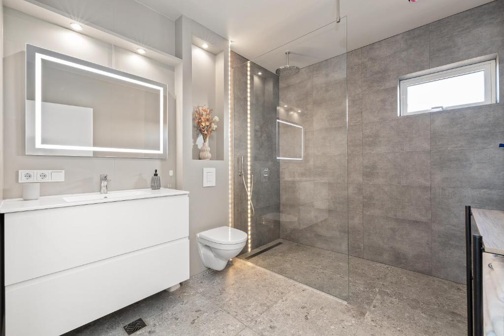 Bagno di Luxury Villa in Golden Circle with hot tub