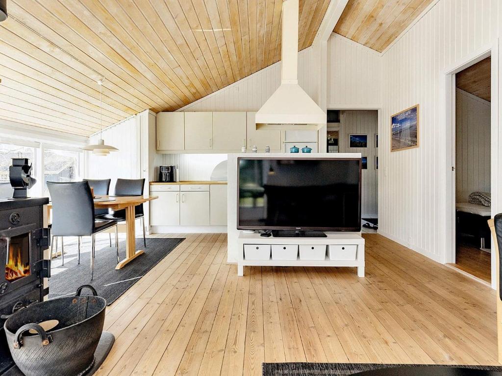 Kuchyň nebo kuchyňský kout v ubytování Holiday home Jerup XLVIII