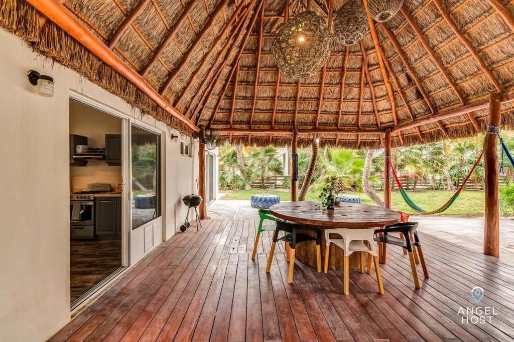 Fotografie z fotogalerie ubytování A Sublime Beach Getaway Perfect for a Family Gathering v destinaci El Cuyo