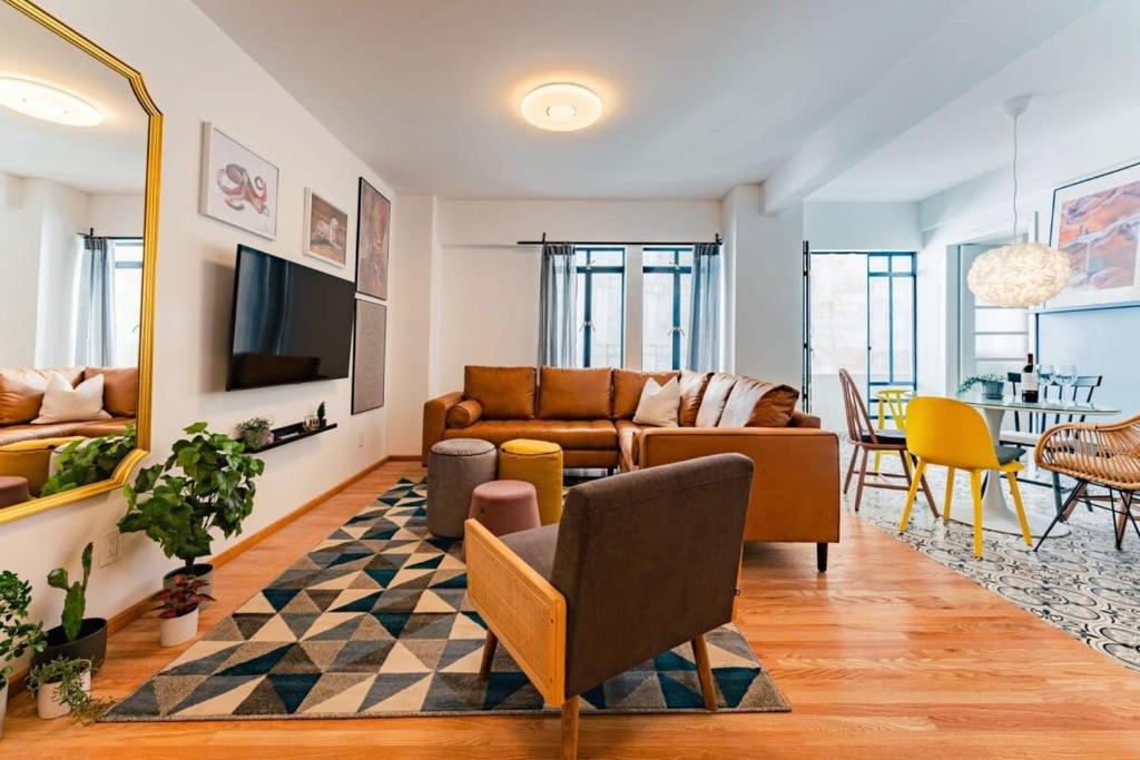 Televisyen dan/atau pusat hiburan di NEW Art Deco Condo in Roma Norte Chapultepec 3km