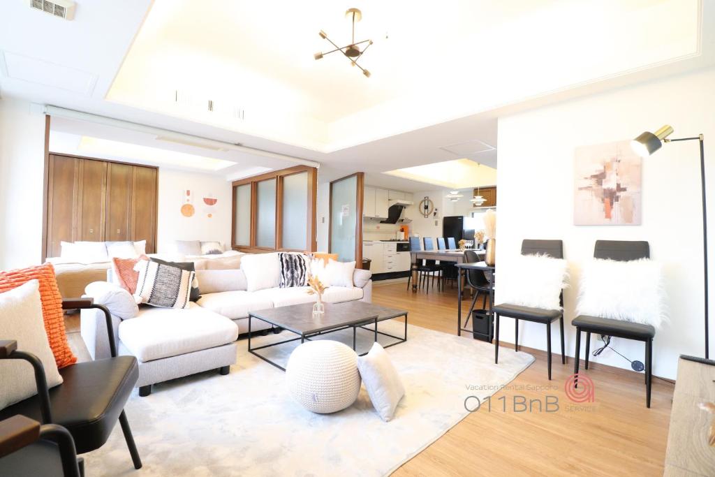 NK BLD8F Sapporo 3LDK 3BR 1 floor 1 room