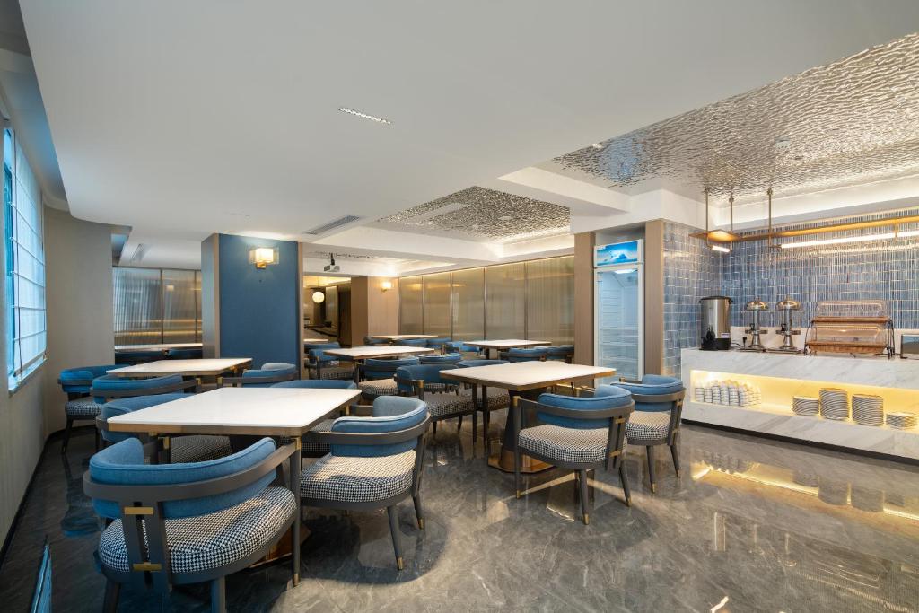 Lounge nebo bar v ubytování Yizhi Hotel Changgang Metro Station - Free Shuttle Bus during Canton Fair
