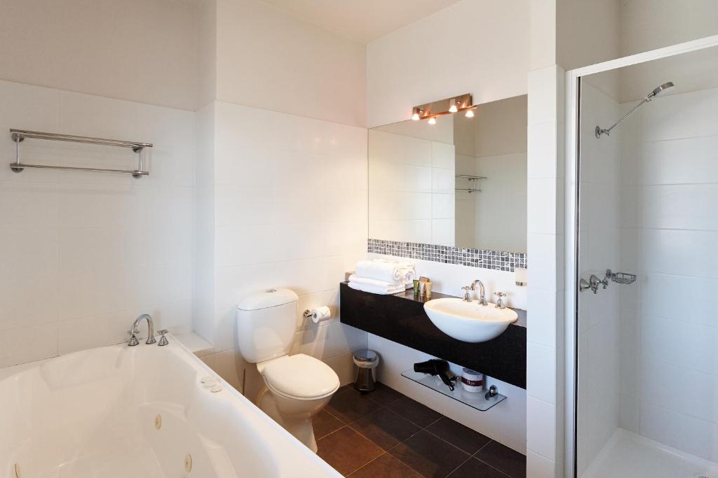 Auldington Hotel photo