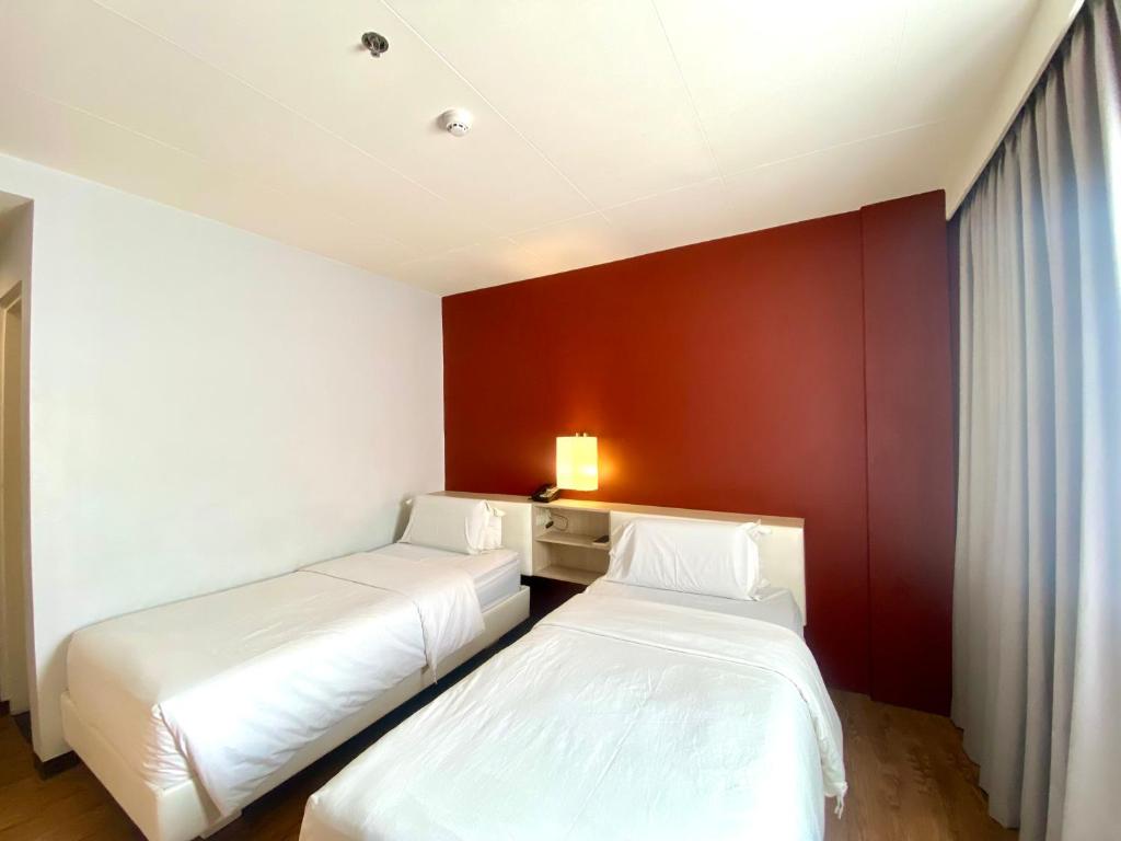 Circle Inn Hotel and Suites Bacolod photo
