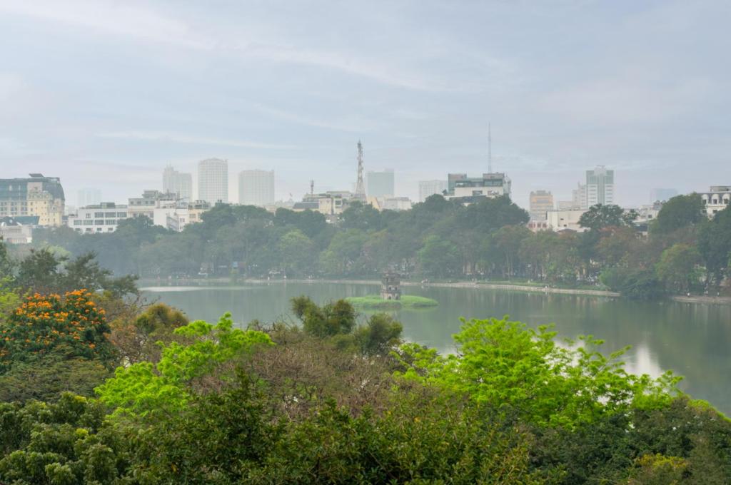 Bella Premier Hotel & Rooftop Skybar - 3