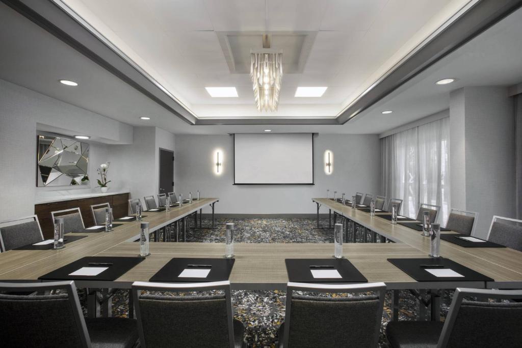 Courtyard by Marriott Miami Aventura Mall photo
