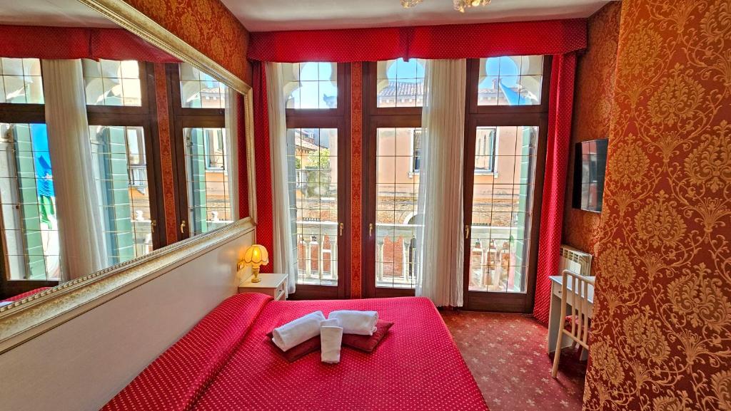 TV a/nebo společenská místnost v ubytování Hotel Messner