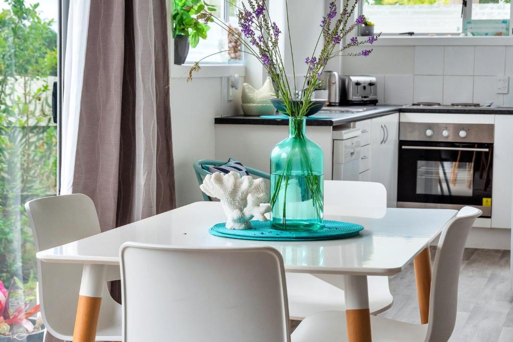 Bright Kingsland Contemporary - Resim 9