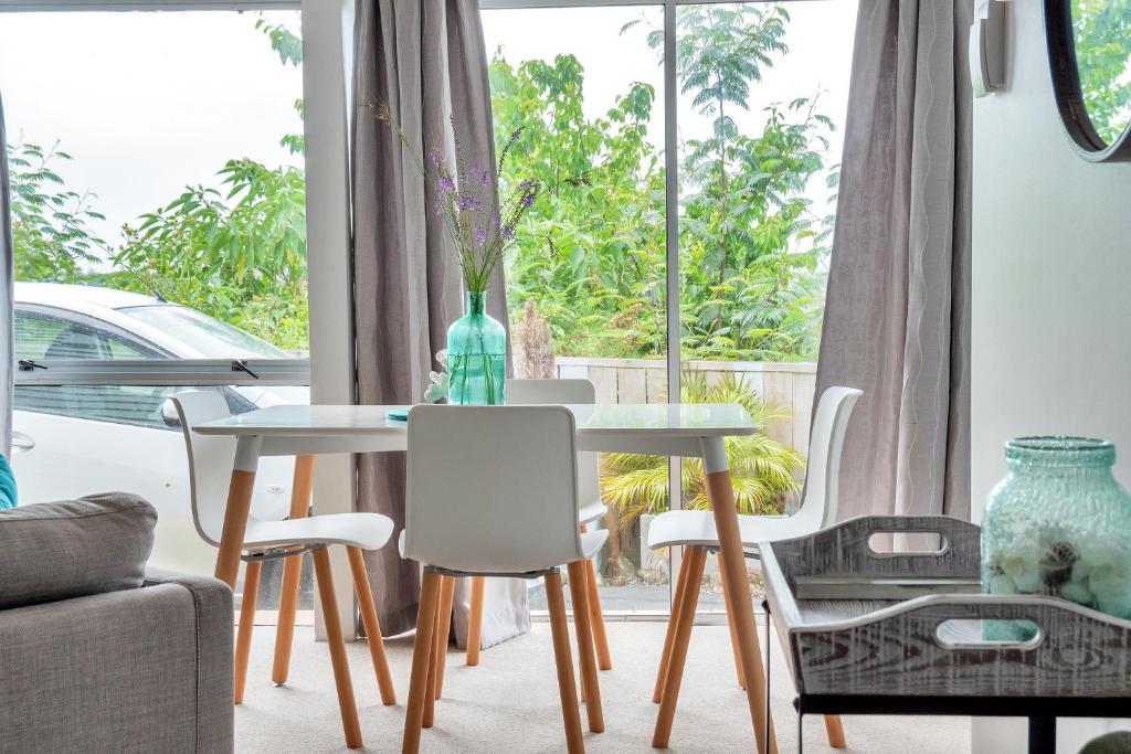 Bright Kingsland Contemporary - Resim 10