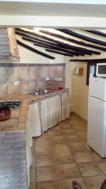 A kitchen or kitchenette at Sierra Alcaide