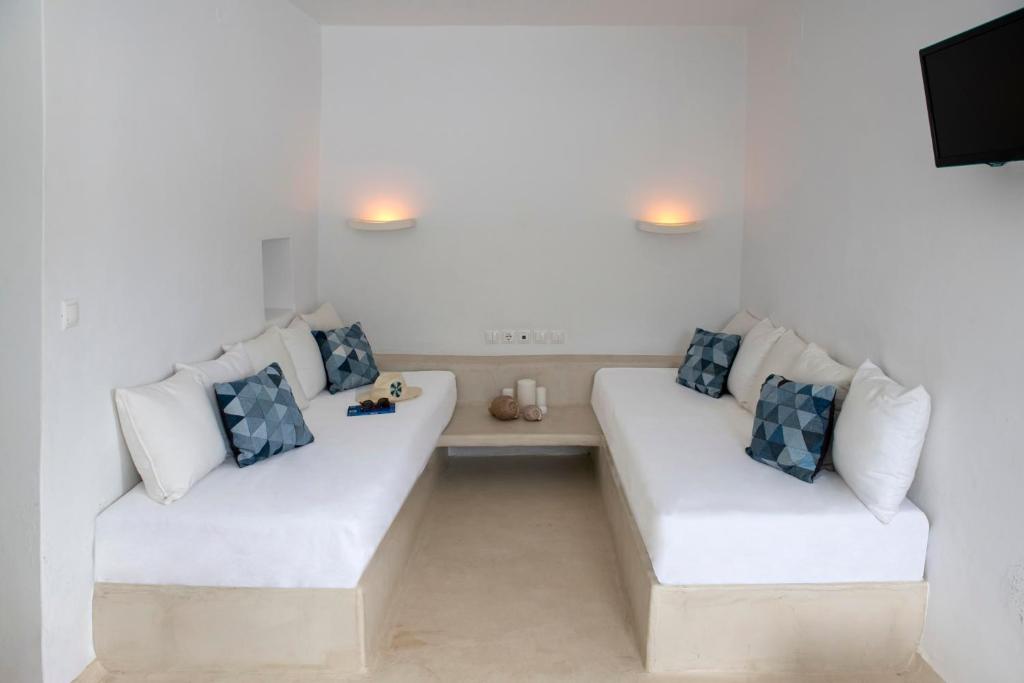 Гостиная зона в Archipelago Sifnos - Seaside Accommodation