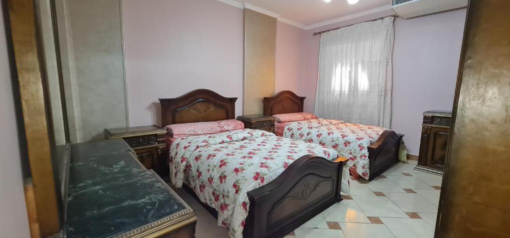 Postel nebo postele na pokoji v ubytování Comfy 2 Bedrooms Apartment in Cairo 98-5