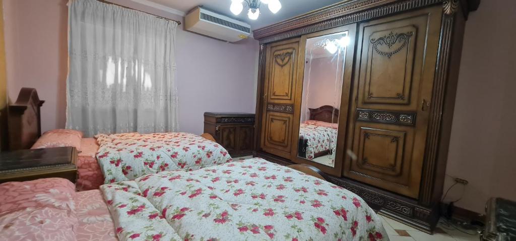 Postel nebo postele na pokoji v ubytování Comfy 2 Bedrooms Apartment in Cairo 98-5