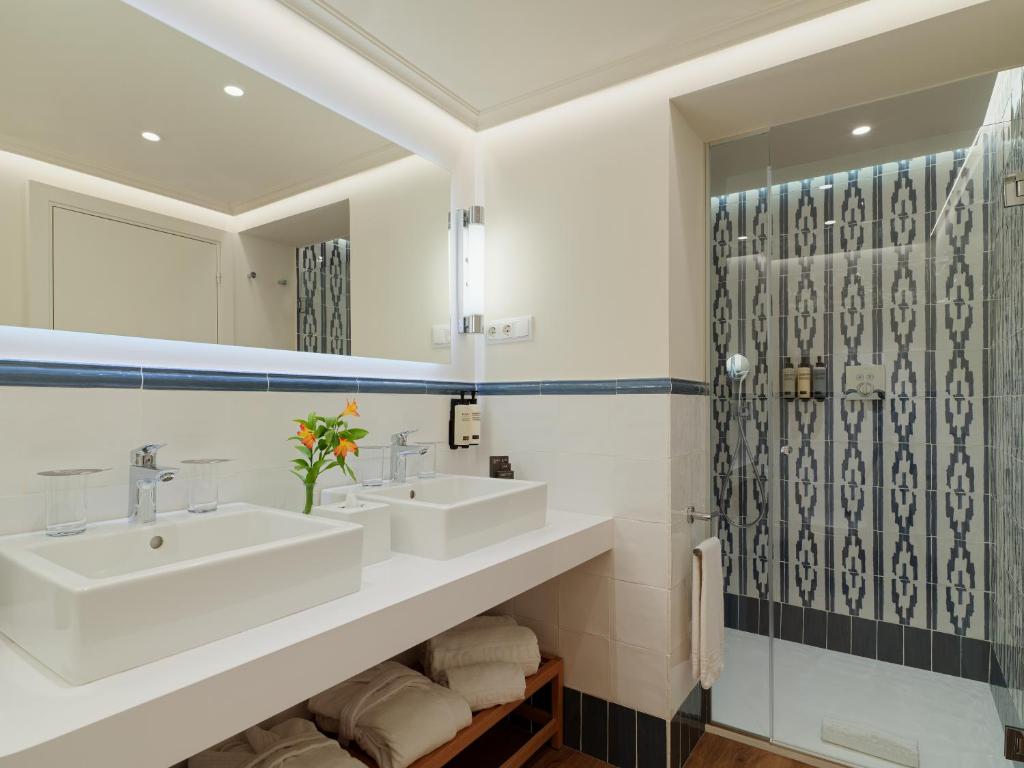 H10 Universitat - 16