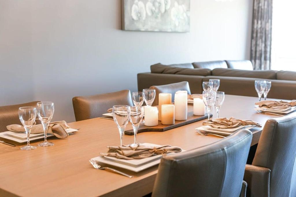 Posezení v ubytování Huswell - Bright apartment with parking near the beach