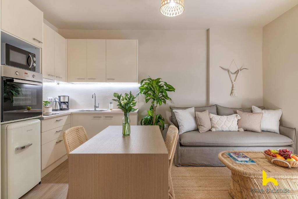 A kitchen or kitchenette at Romantic Luxury Hideaway Near Acropolis with Jacuzzi