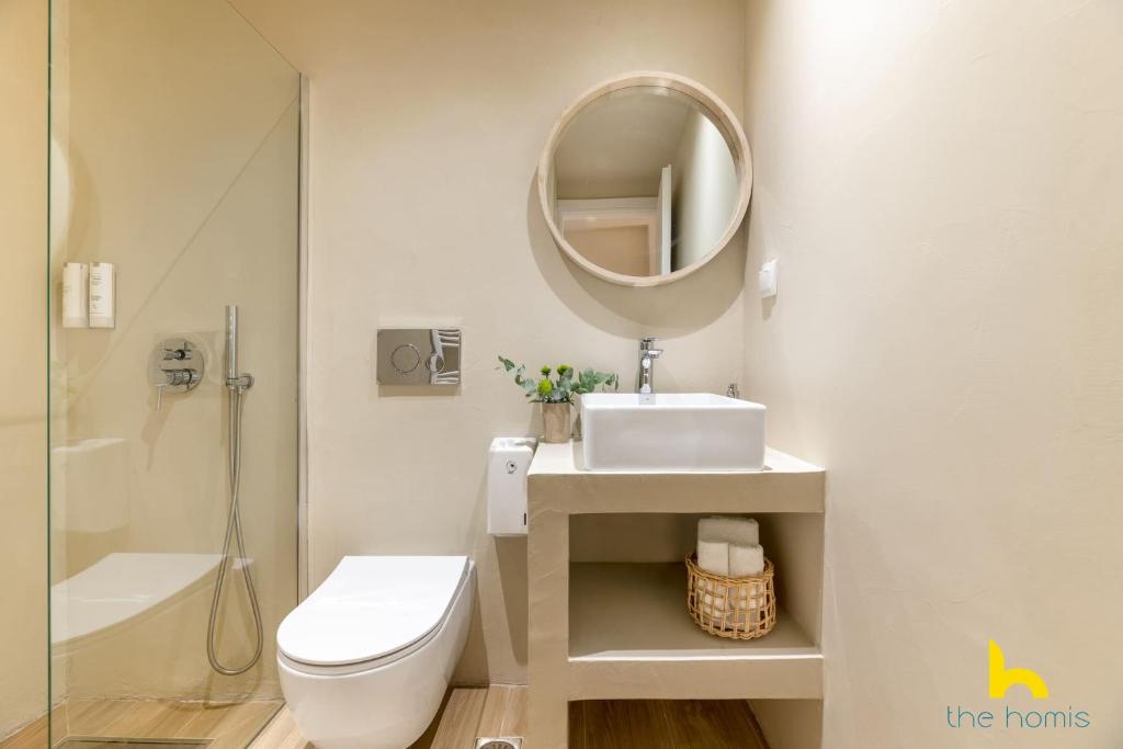 A bathroom at Romantic Luxury Hideaway Near Acropolis with Jacuzzi