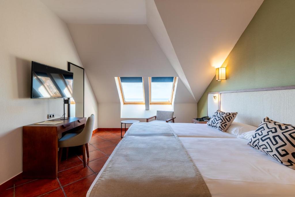 Puerto Antilla Grand Hotel - Habitación Doble Con Techos Inclinados