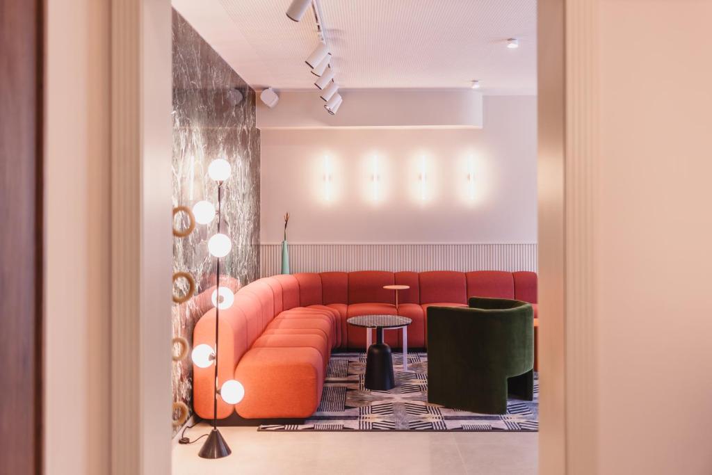 The Circus Living - 14