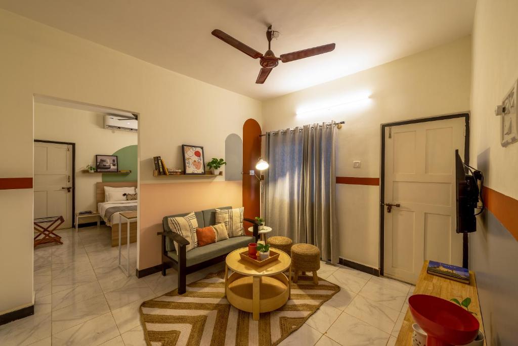 Posezení v ubytování Olive Hotel Calangute Niwasa by Embassy Group