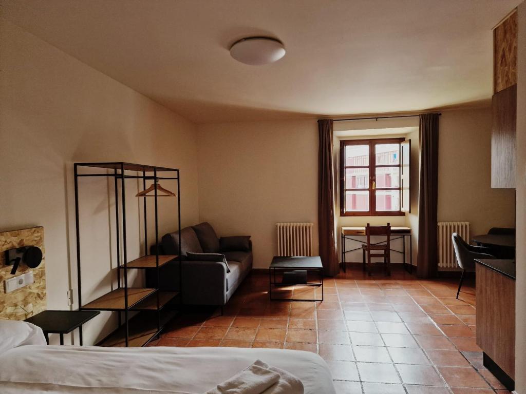 Hotel y Albergue Real Fabrica de Ezcaray - Zolder