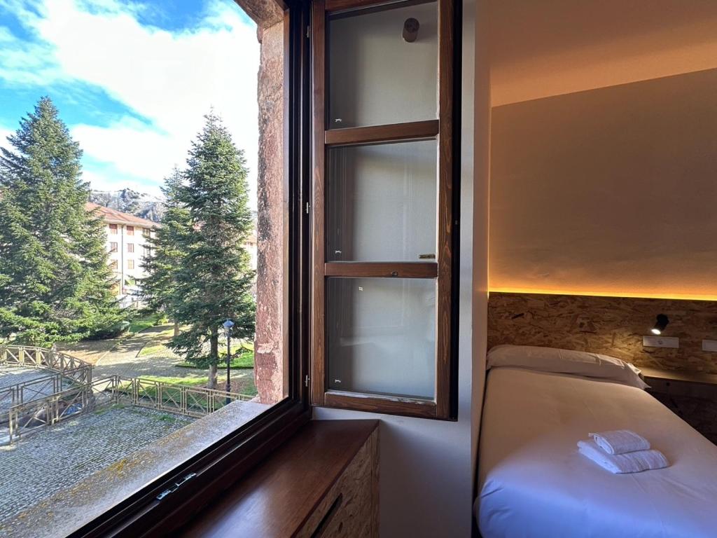 Hotel y Albergue Real Fabrica de Ezcaray - Bed In Een Gemengde Slaapzaal Met 4 Bedden