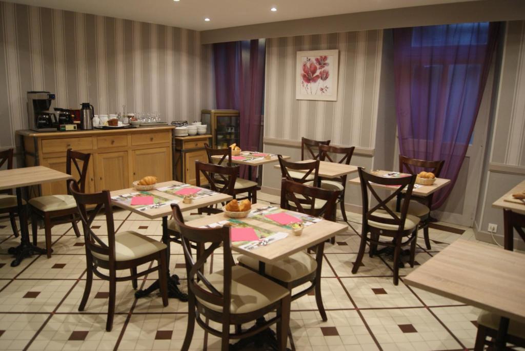 Restaurace v ubytování Logis Hotel Restaurant des Voyageurs