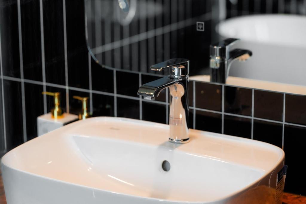Koupelna v ubytování Lam Anh Hotel 6 Ngoại Giao Đoàn BT4-10