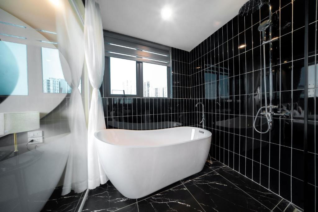 Koupelna v ubytování Lam Anh Hotel 6 Ngoại Giao Đoàn BT4-10