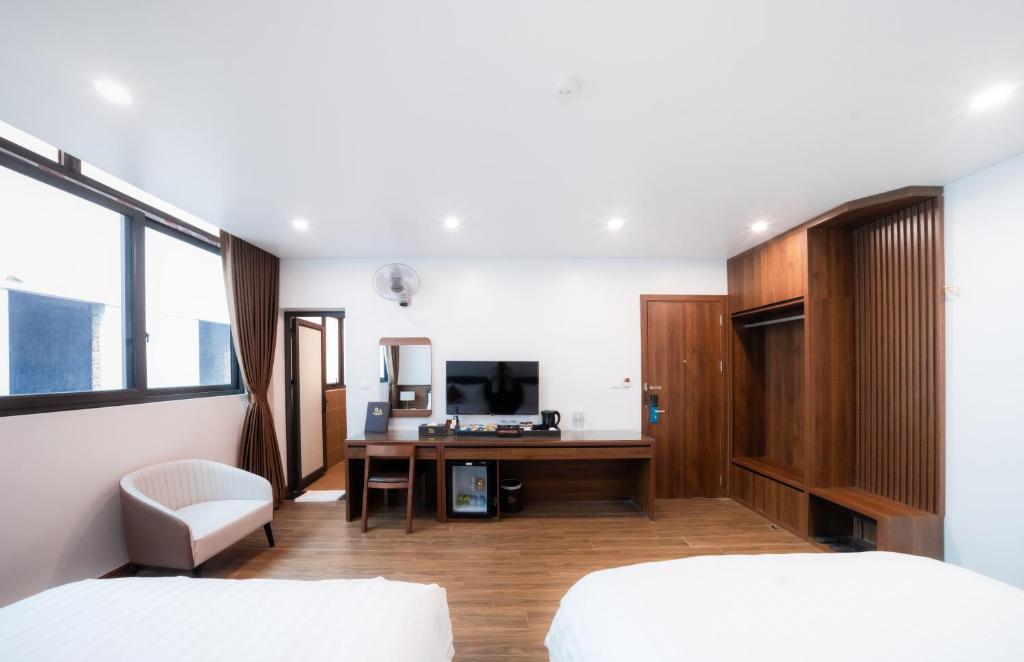TV a/nebo společenská místnost v ubytování Lam Anh Hotel 6 Ngoại Giao Đoàn BT4-10
