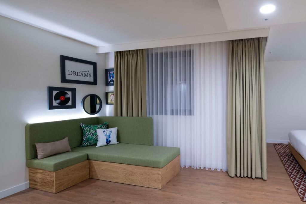 Posezení v ubytování Hampton By Hilton Istanbul Sirkeci