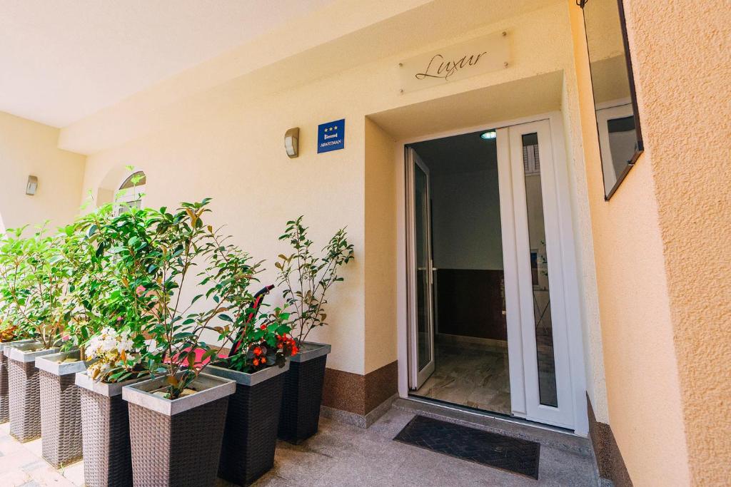 Fotografie z fotogalerie ubytování Luxur Centar with sea view terrace v destinaci Baška Voda