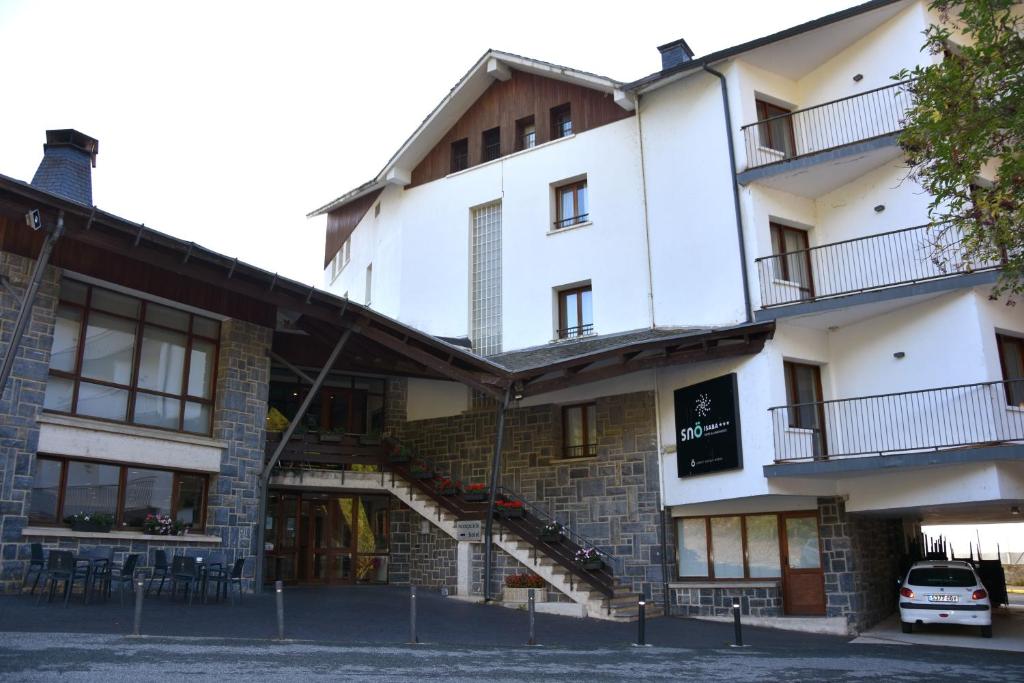 Budova, kde se aparthotel nachází