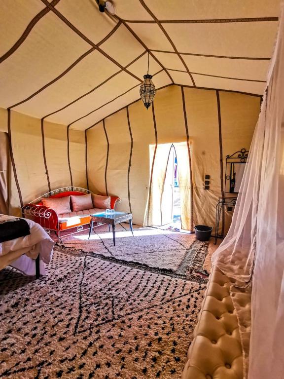 Desert Camp in Zagora - Camel ride - Easy & Affordable Stays - Tente