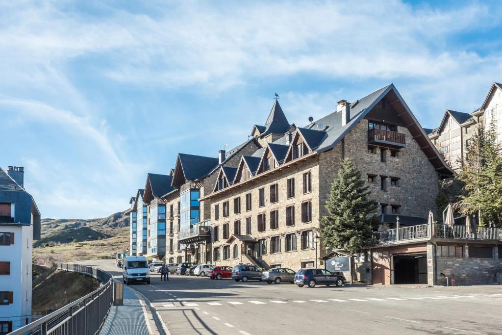 Nespecifikovaný výhled na hory nebo výhled na hory při pohledu z hotelu