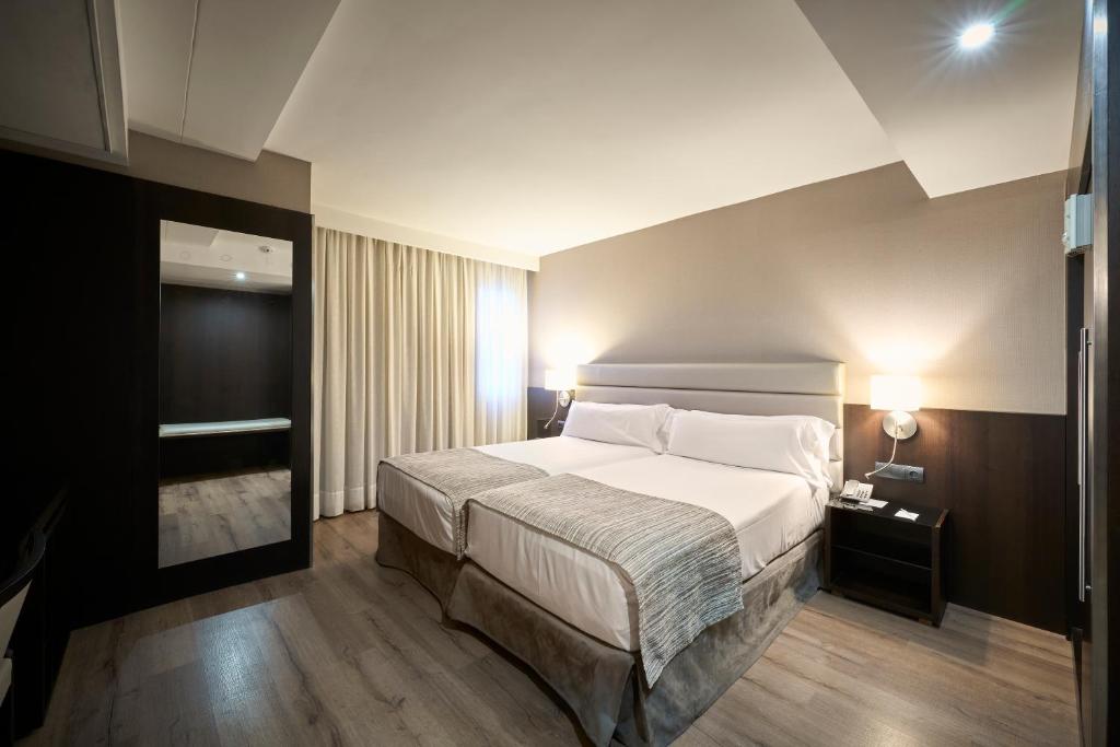 Catalonia Rigoletto - Resim 27