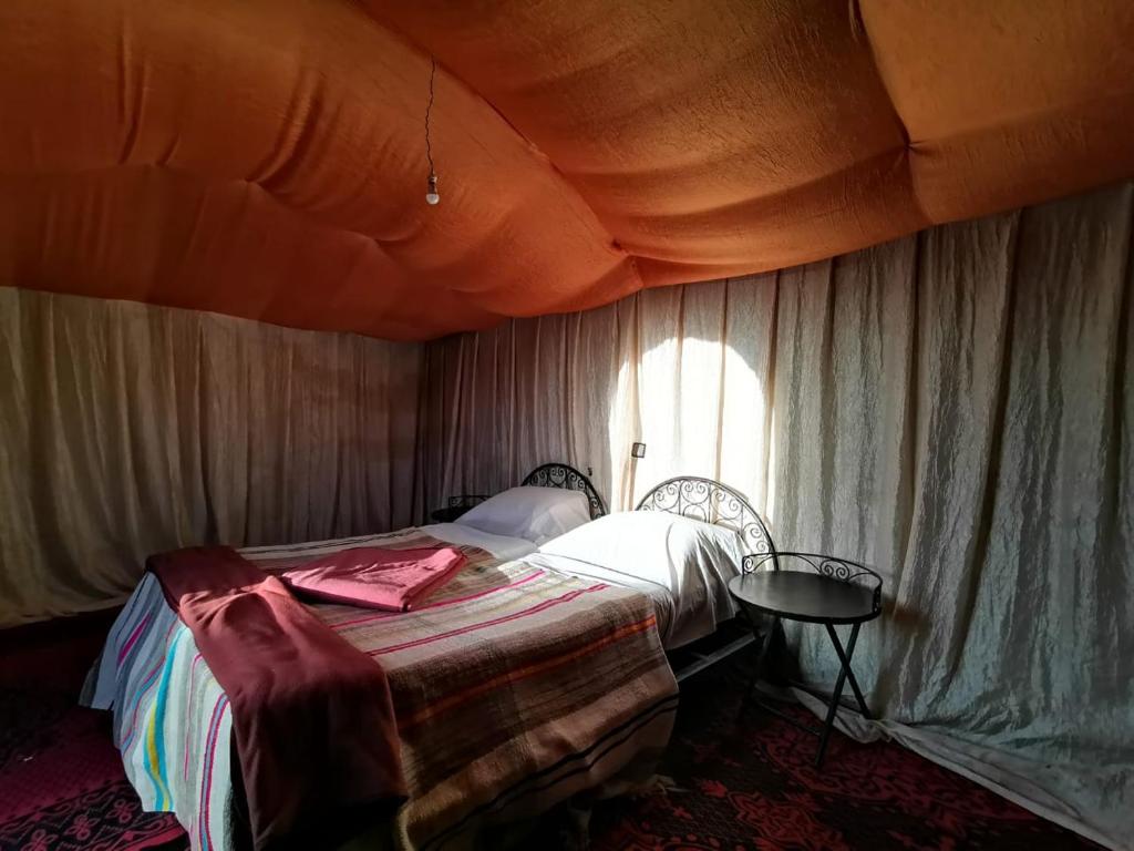 Desert Camp in Zagora - Camel ride - Easy & Affordable Stays - Tente